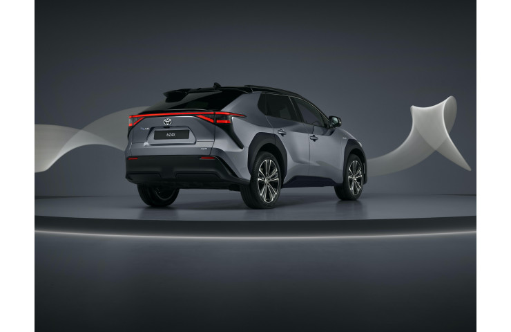 TOYOTA BZ4X TOP 66,7 kWh 4WD 