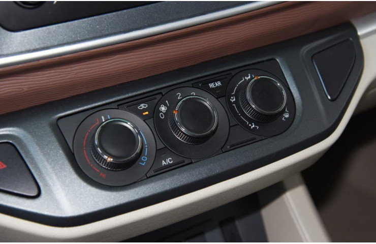 Dongfeng M5EV Top