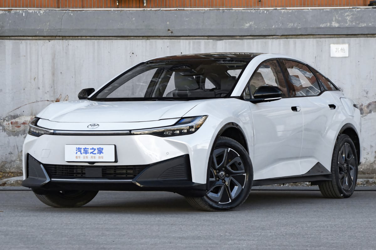 TOYOTA BZ3 Premium 65,3 kWh 
