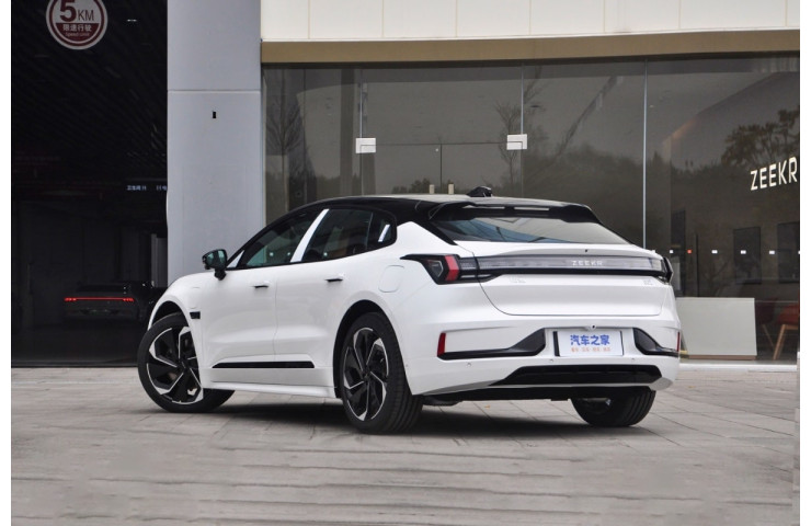 ZEEKR OO1 WE 95 kWt RWD