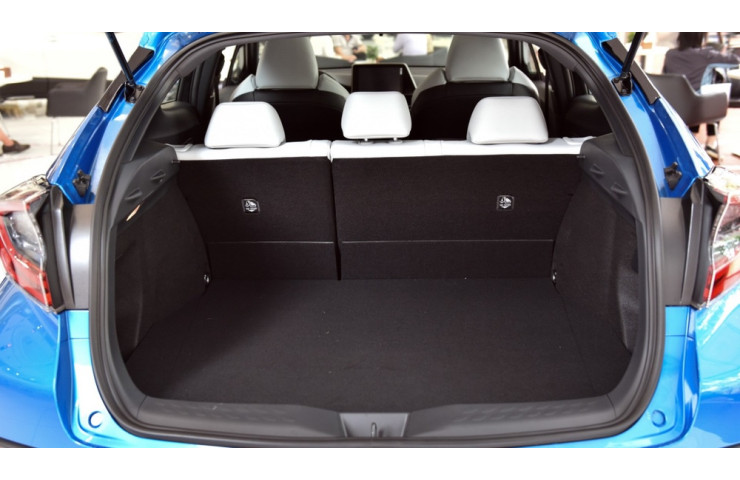 TOYOTA C-HR EV Base Version