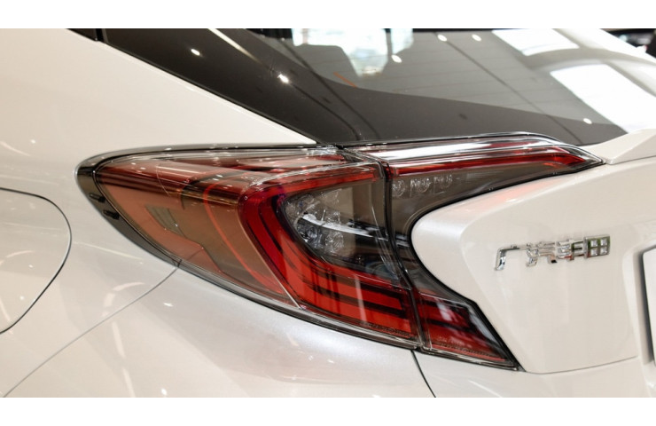 TOYOTA C-HR EV Base Version