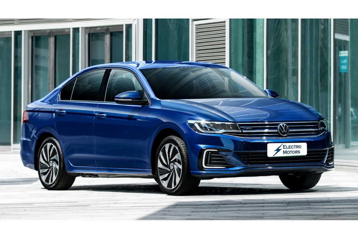 VOLKSWAGEN E-BORA BASIC