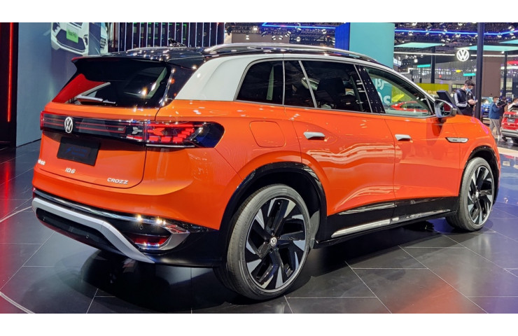 VOLKSWAGEN ID6 CROZZ PURE +
