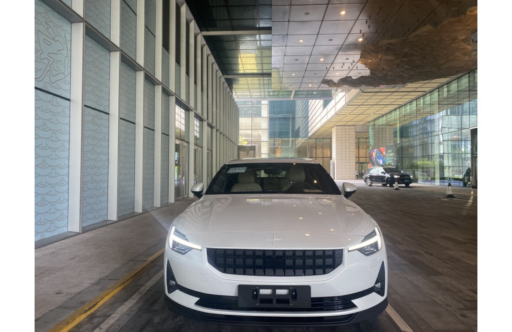 Polestar 2 Launch Edition Perfomance 